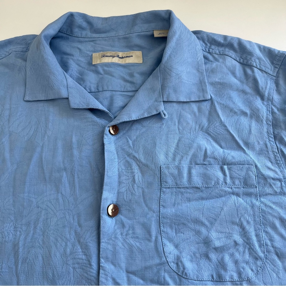 Tommy Bahama Men’s Silk Blue Hawaiian Short Sleeve Button Down medium resort‎